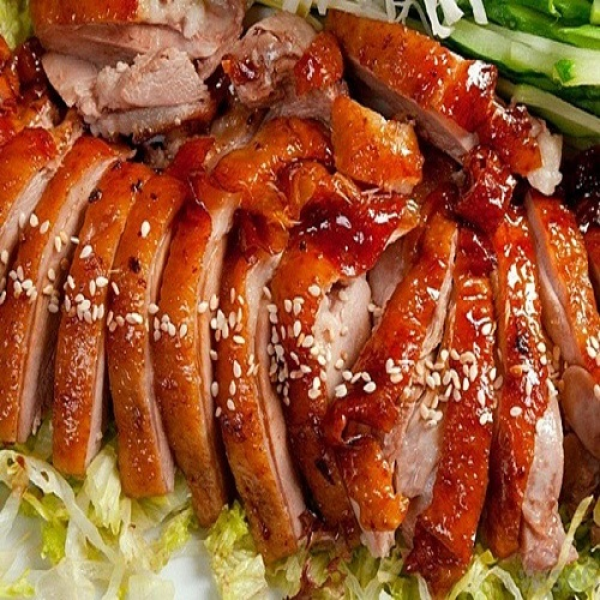 Bánh Mì Vịt Quay Ăn Với Nước Chấm